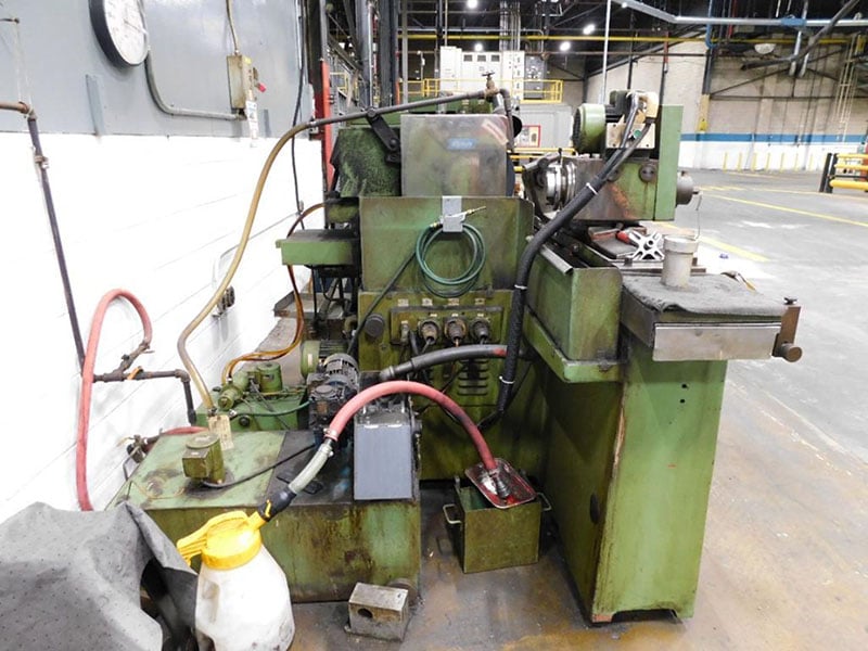 11" x 25" Tos Hostivar, universal cylindrical grinder, 16" x 1.5" x 5" wheel, automatic infeed, hydraulic - Image 6