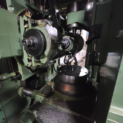 WMW #ZFWZ-250/4, gear hobber, 10" dia., 4 NDP, 5.75" hob diameter, 2-cut, crowning, excellent, 1984 - Image 5
