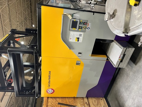 Super Sack unloader, integrated weigh cell & controls, powered bucket loader - Image 1
