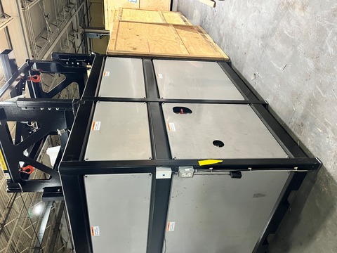 Super Sack unloader, integrated weigh cell & controls, powered bucket loader - Image 4
