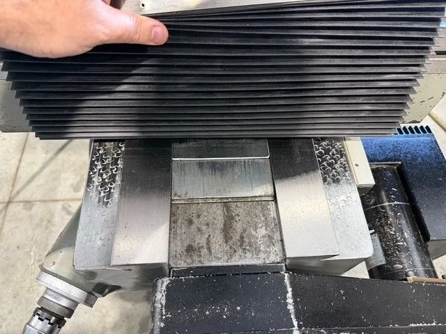 Sharp #HMV, CNC vertical mill, 10" x50"tbl., 3 HP, 38" X, 16.5"Y, 17" Z, R8, 60-4200 RPM, Acu-Rite MillPwr - Image 10