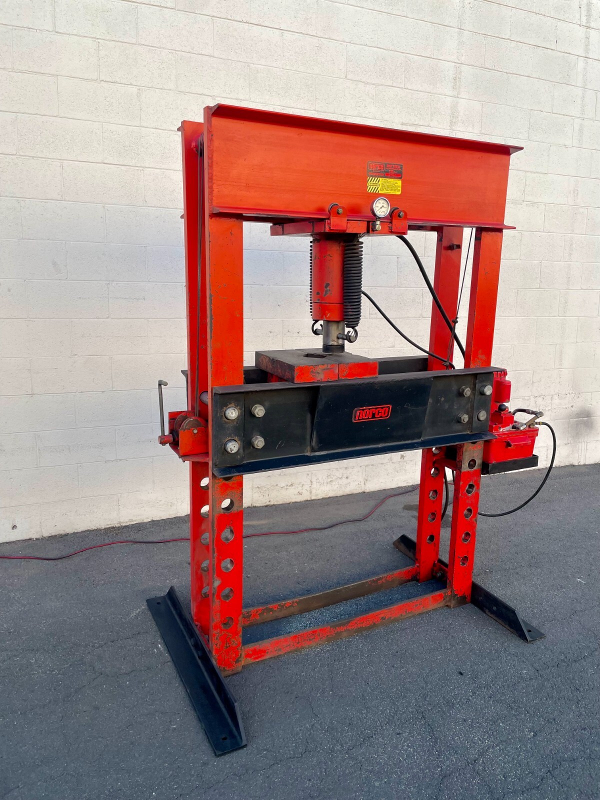 110 Ton, Norco #78110A, H-frame Hydraulic Shop Press, 9" bed rail, 10.25"ram travel - Image 2