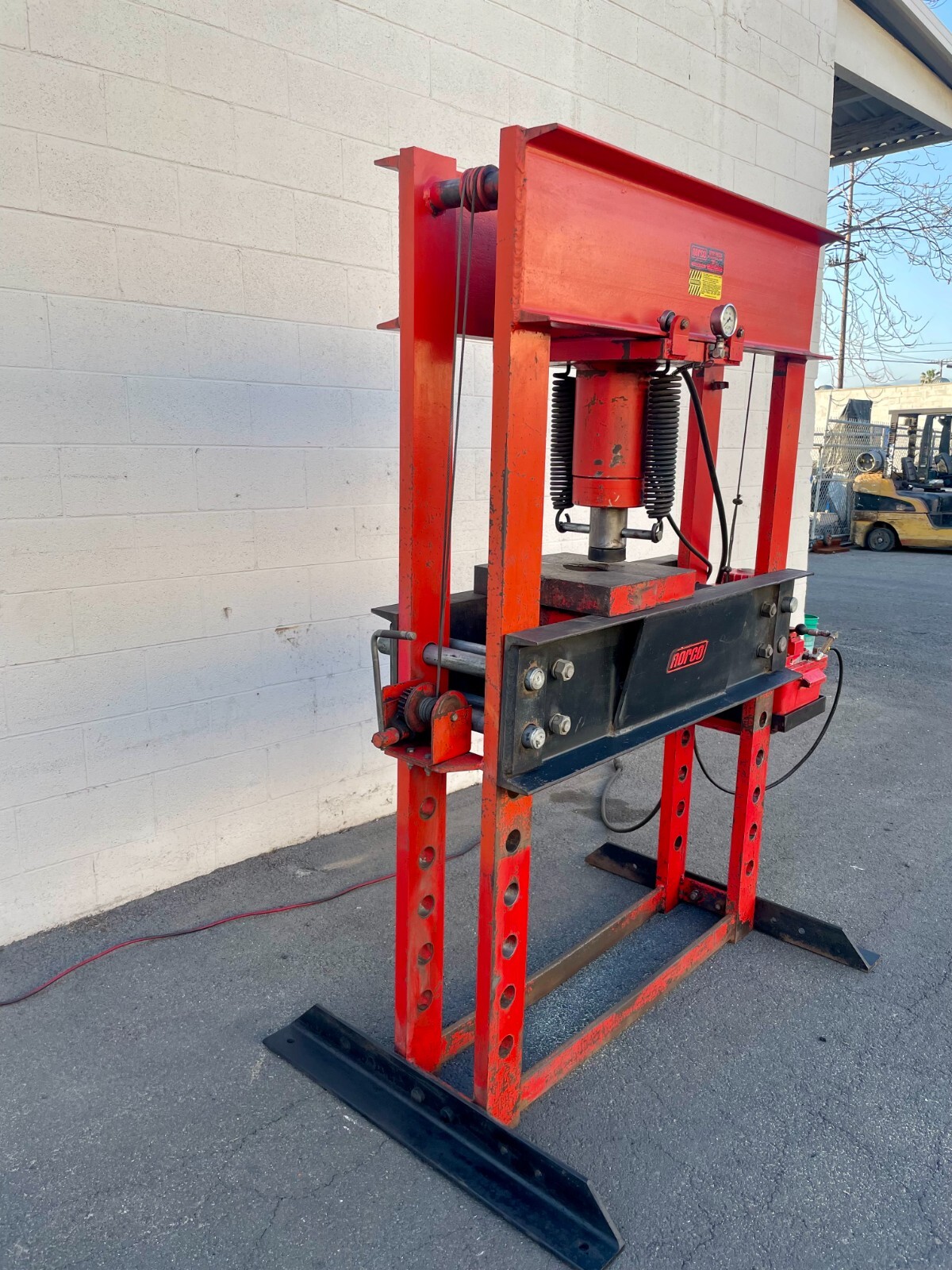 110 Ton, Norco #78110A, H-frame Hydraulic Shop Press, 9" bed rail, 10.25"ram travel - Image 3