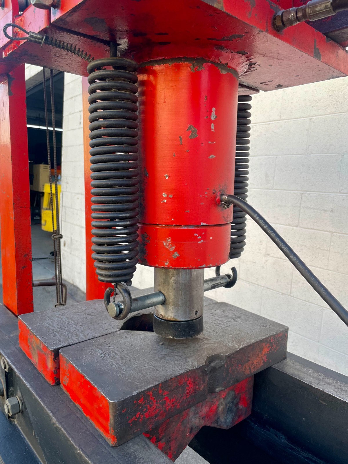 110 Ton, Norco #78110A, H-frame Hydraulic Shop Press, 9" bed rail, 10.25"ram travel - Image 10