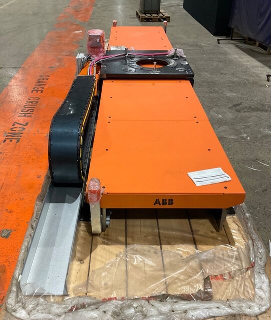 ABB #IRBT-4004, Track Motion, RTU, 3.9 meter length, 1.9-19.9 m per 1 m step, 2013 - Image 2