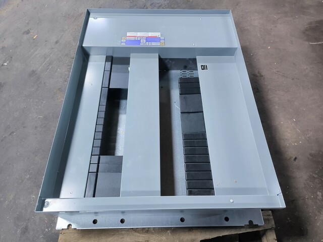 500 Amp. Square D, HCP, I-Line Panelboard Interior, 208Y/120 V 3PH 4W 42 Space NOS - Image 3
