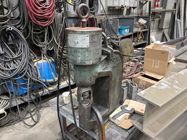 50 Ton, Rockford #751-007, hydraulic C-frame flange punch & pump, 1-3/8" stroke, 6-1/4" throat, 10 HP - Image 1