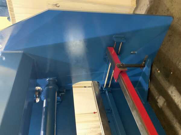 200 Ton, Atlantic #HDE200-12, hydraulic press brake, 12' overall, 124" between housing, 7.8" stroke, 11.8" - Image 4