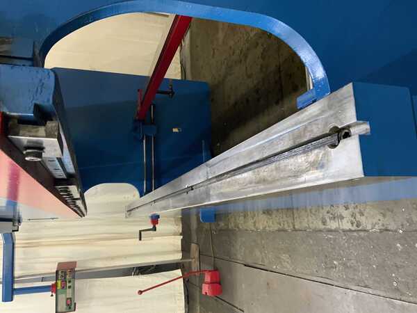 200 Ton, Atlantic #HDE200-12, hydraulic press brake, 12' overall, 124" between housing, 7.8" stroke, 11.8" - Image 7