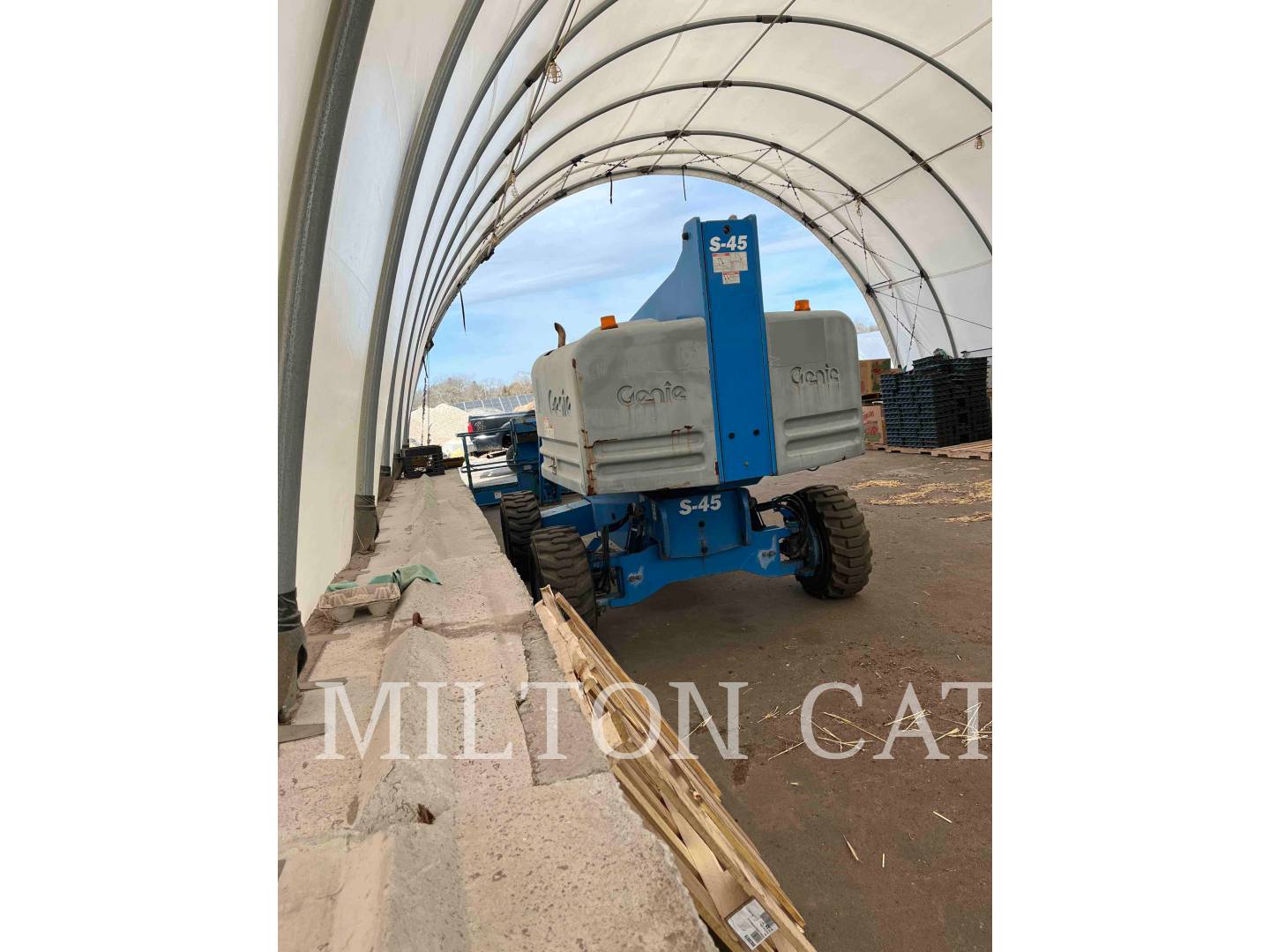 Genie Industries S45, Articulated Boom Lift, 2700 hours, S/N: S4514-19654C, 2014 - Image 3