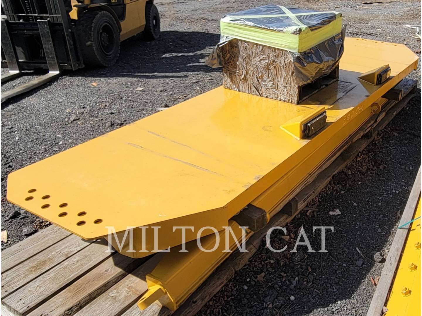 Caterpillar 745 SCISSOR TAILGATE, Bucket, S/N: MC-000062268, 2022 - Image 1