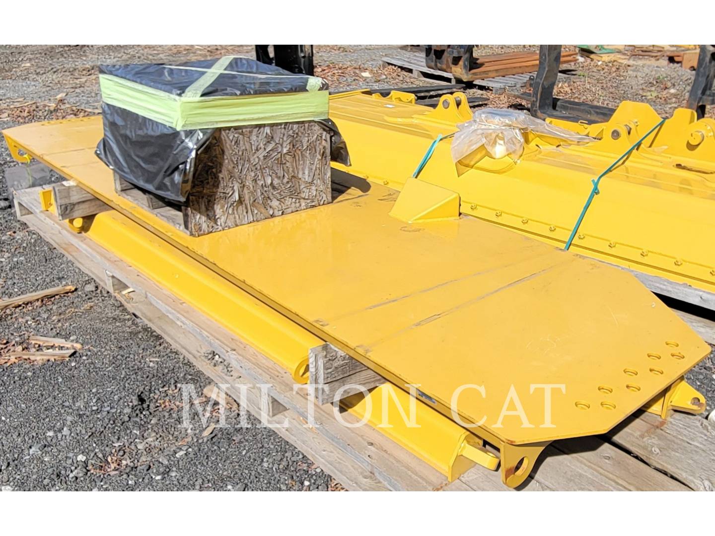 Caterpillar 745 SCISSOR TAILGATE, Bucket, S/N: MC-000062268, 2022 - Image 2