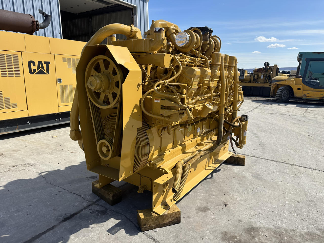 Caterpillar #3512B, industrial engine take out of generator set, 750 hours, 2000 - Image 2