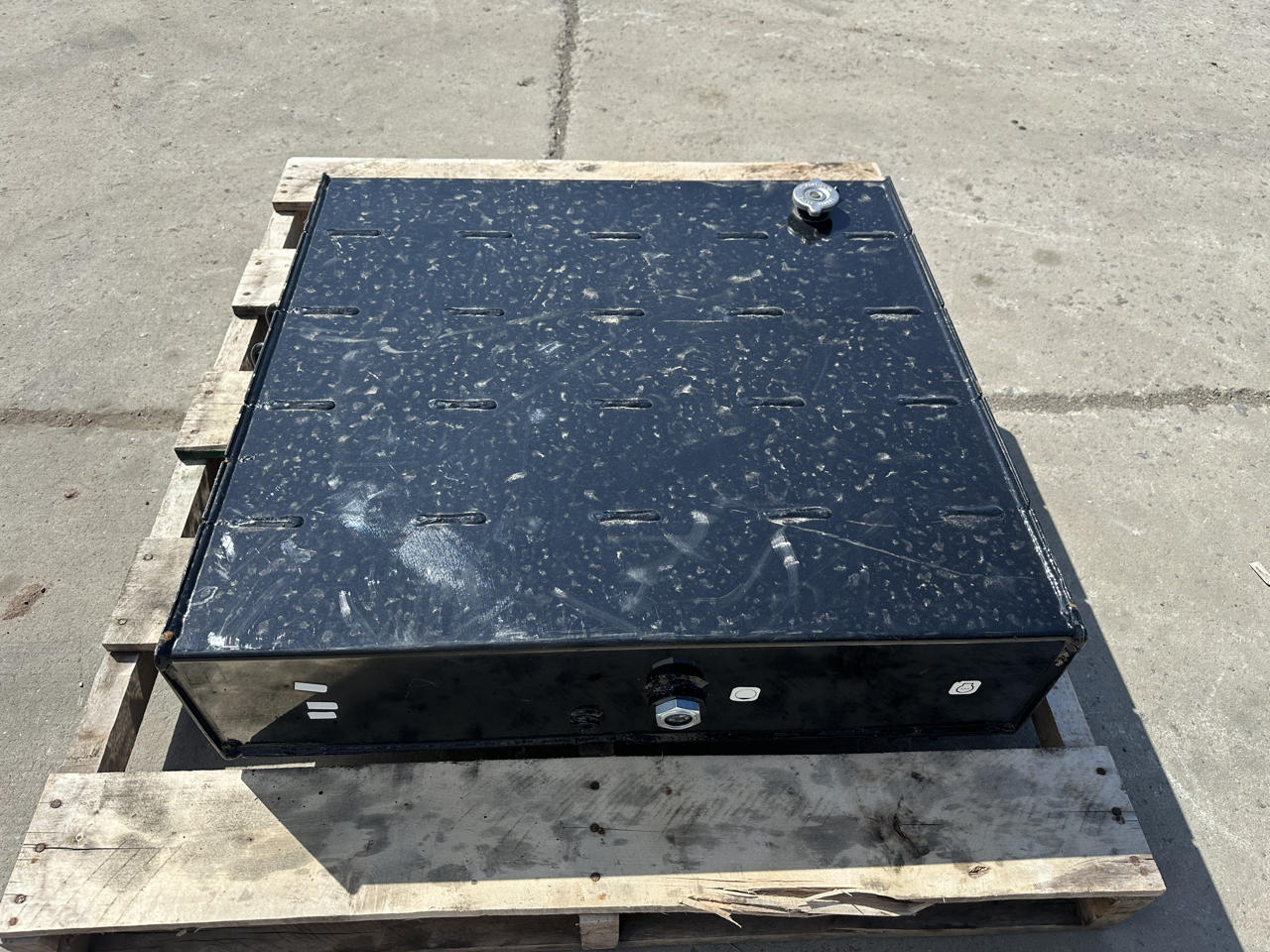 Caterpillar, expansion tank for radiator or heat exchanger, 36" L x 29" W x 9" H, unused surplus, 2020 - Image 1