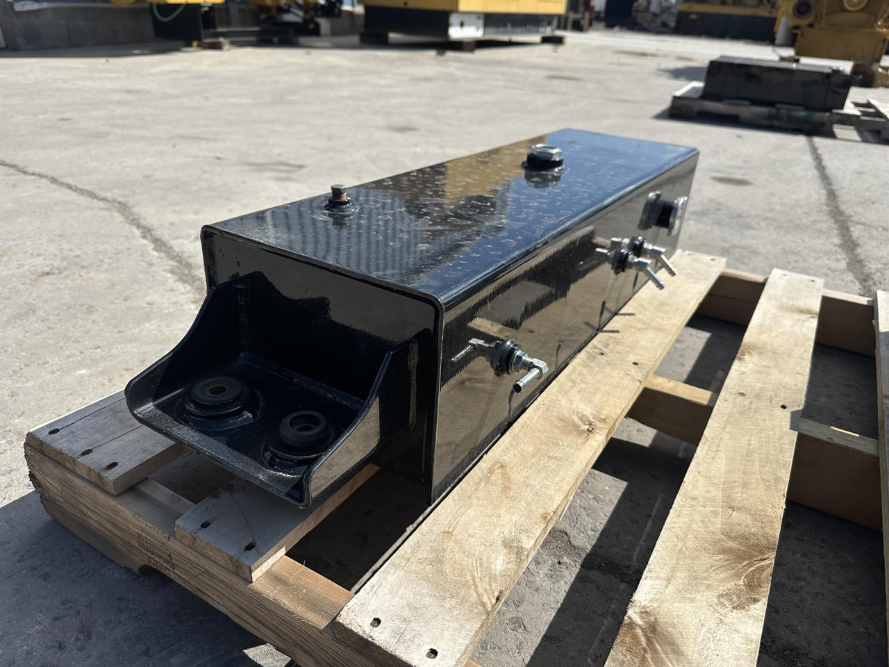Caterpillar, expansion tank for radiator or heat exchanger, 44" L x 16" W x 9" H, new surplus, 2020 - Image 4