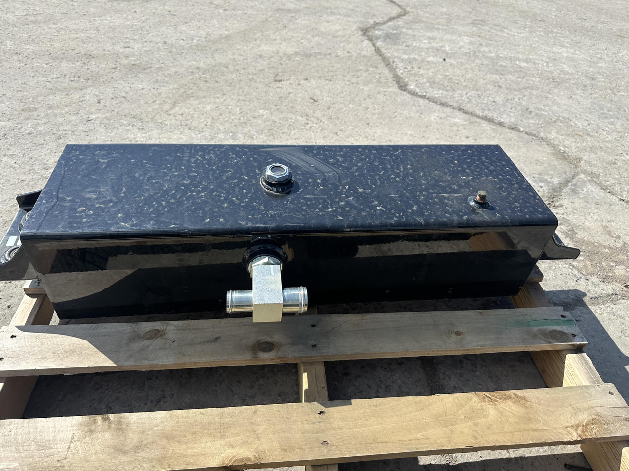 Caterpillar, expansion tank for radiator or heat exchanger, 44" L x 18" W x 9" H, new surplus, 2020 - Image 4