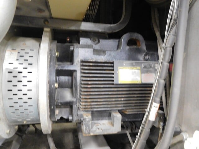 1264 acfm, 125 psig, Ingersoll-Rand #H300, rotary screw air compressor, 350 HP, 4000 V. - Image 8