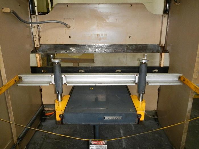 90 Ton, Cincinnati #90CBX6, CNC hydraulic press brake, 8' overall, 72" between housing, 14" stroke, 7" - Image 9