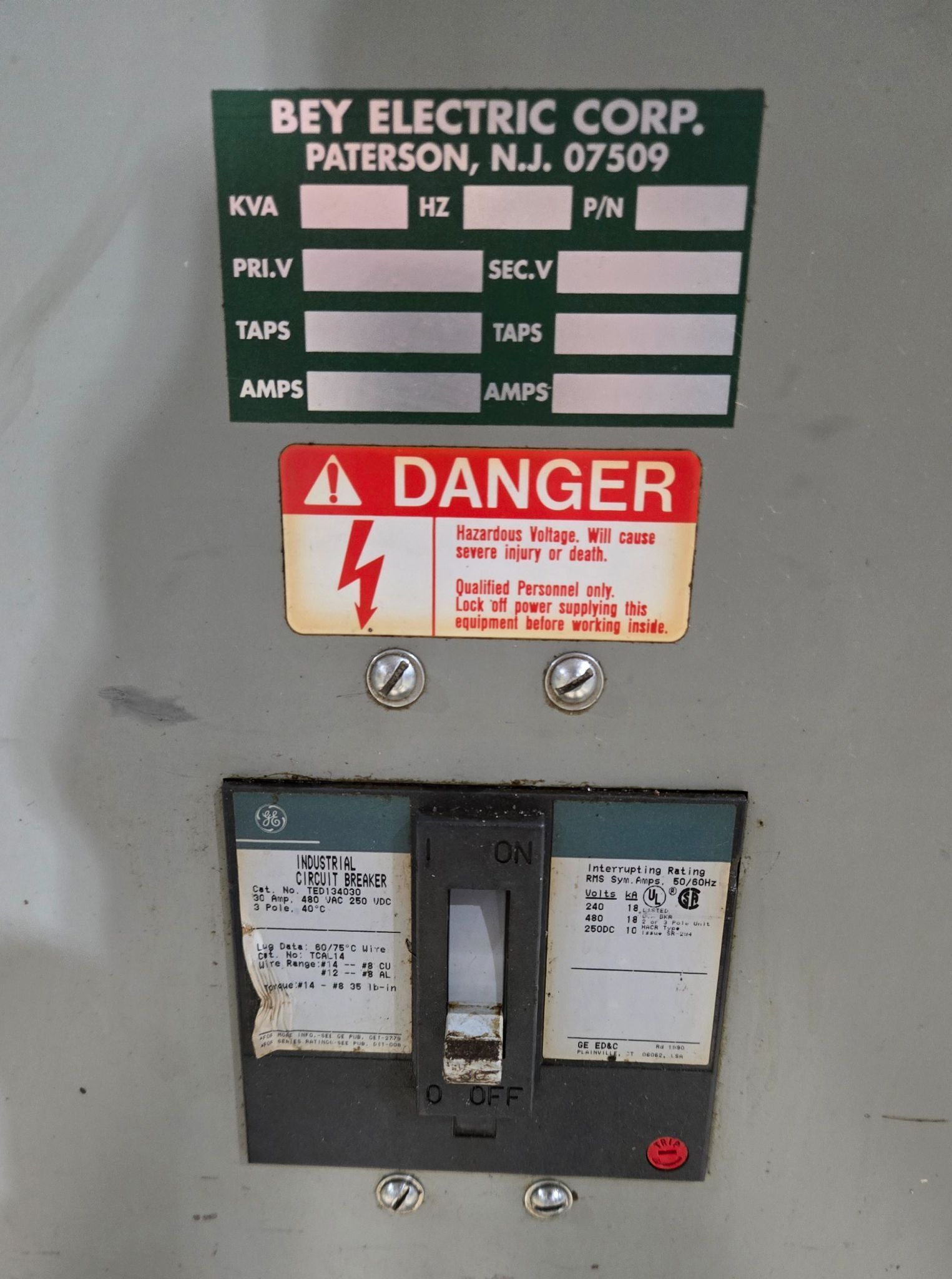 30 Amps, General Electric, TED134030, industrial circuit breaker, 480 Volts - Image 4