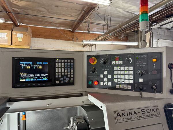 Akira-Seiki #SL-20, CNC lathe, Mi-645 Control, 17.7" swing, 6" chuck, 1.7" bar, chip conveyor, 2019 - Image 3