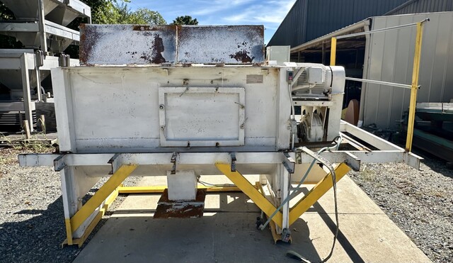45 cu.ft. Marion #4020, Paddle Blender Batch Mixer, Carbon Steel, 20 HP w/ gear reducer, 10.5" x 10.5" center - Image 1