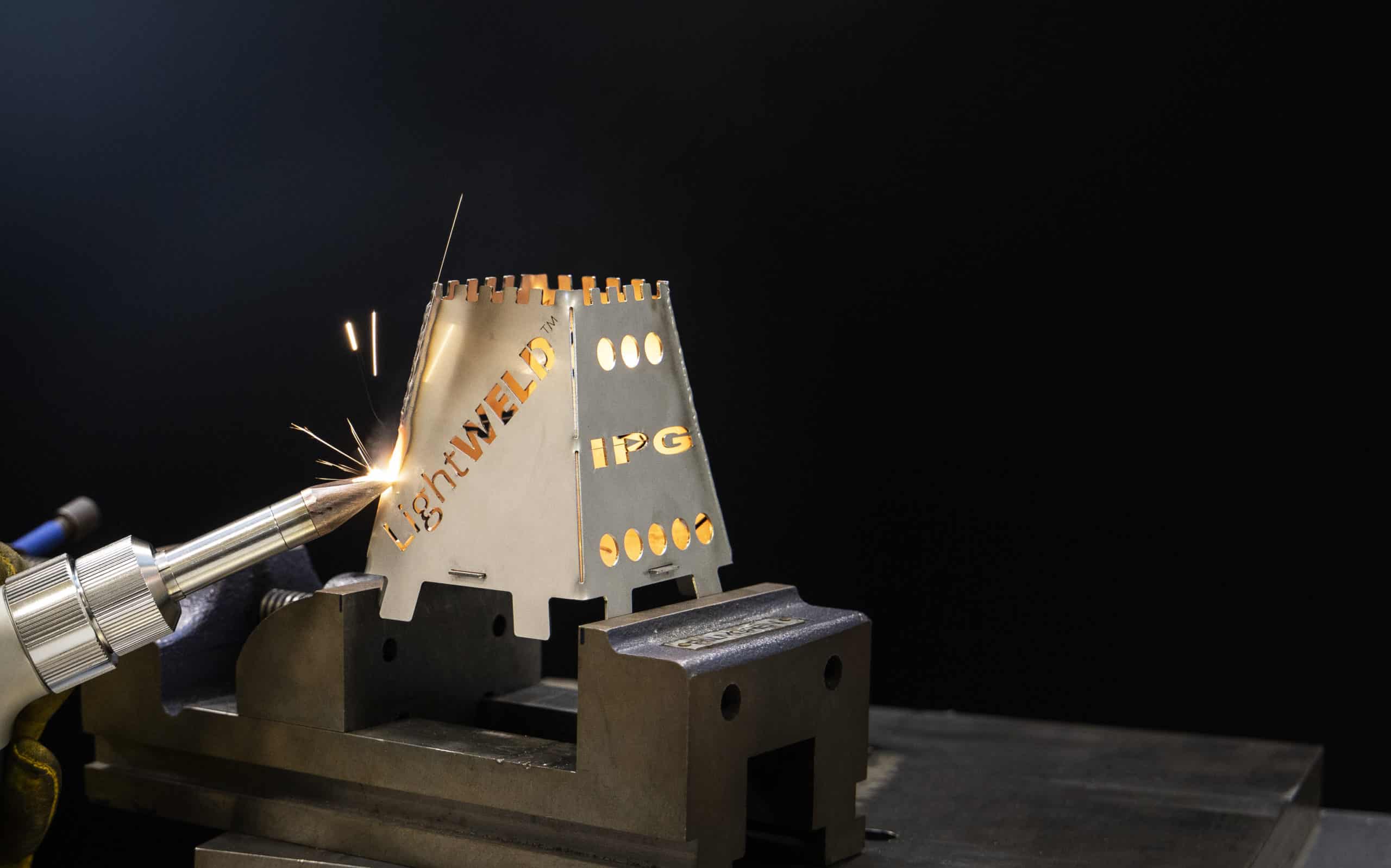 IPG Photonics #LIGHTWELD-1500, handheld laser welding - Image 2