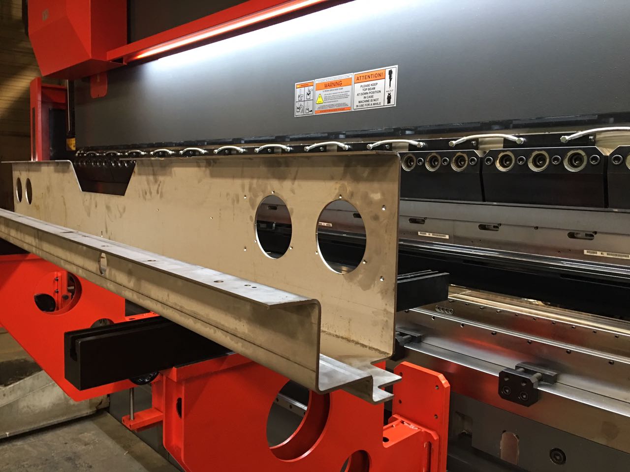 660 -20k Ton, RMT #B-GIANT Series, cnc press brake, 7-14+ axis, 10'-40' bending length - Image 9