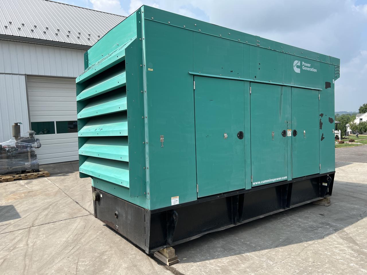 400 KW Cummins, Onan #DFEH-7211649, diesel generator set, enclosed, base fuel tank, 277/480 Volts, Tier 2 - Image 3