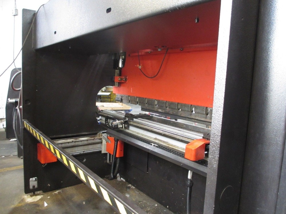 110 Ton, Amada #HFE-100-3, 8-Axis, Amada Operator control, 10' overall, 104" between housing, 2001 - Image 2