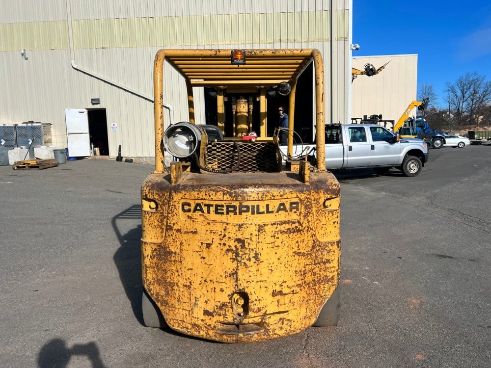 30000 lb. Caterpillar #T300, propane forklift - Image 3