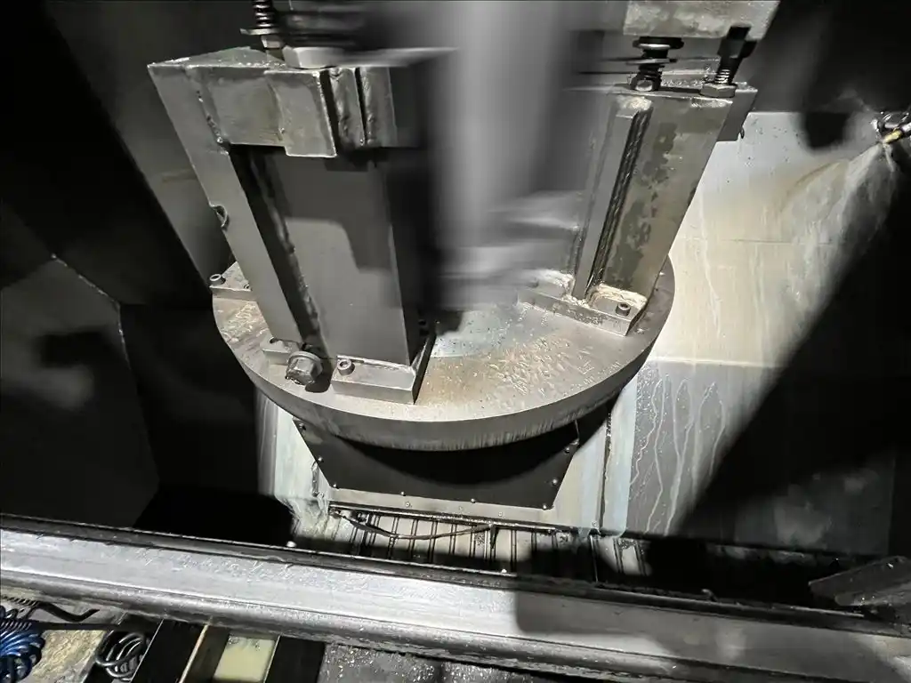 Motch & Merryweather #135VNC, CNC vertical turret lathe, GE Fanuc 18T, 30" chuck, 35" swing, chip conveyor - Image 4