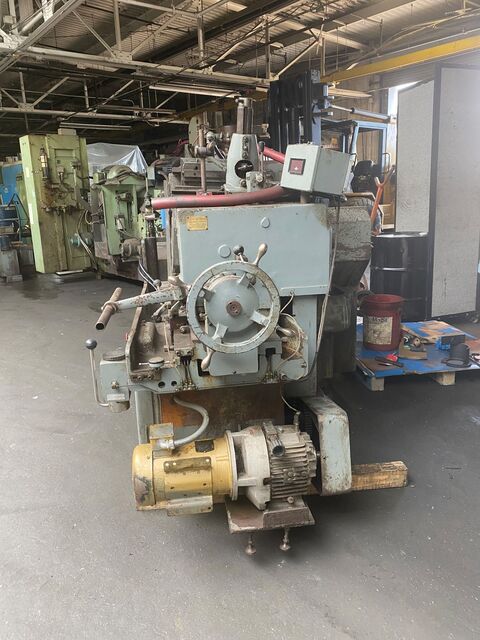 Cincinnati Mdl. OMV, centerless grinder, 4.5" diameter work capacity, 3" diameter Std. work rest capacity, 8" - Image 3