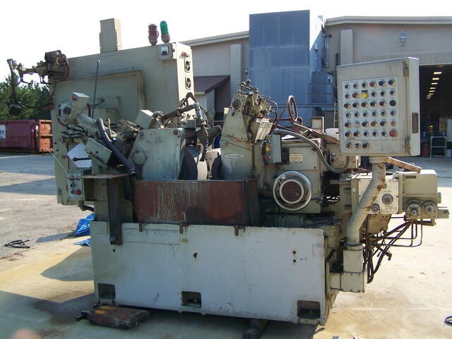 Cincinnati No. 220-8 Mdl. DR, centerless grinder, 4.75" diameter work capacity, 3" diameter work rest - Image 1