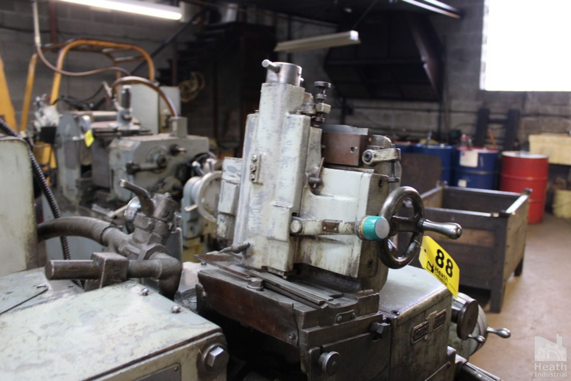 Cincinnati No. 107-4, centerless grinder, 4" Infeed work rest, 16" diameter & 9" diameter wheels capacity - Image 5