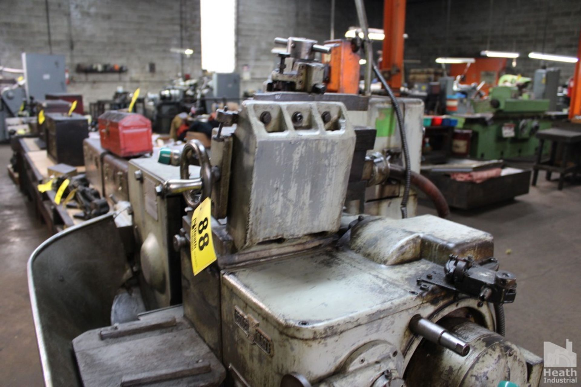 Cincinnati No. 107-4, centerless grinder, 4" Infeed work rest, 16" diameter & 9" diameter wheels capacity - Image 9