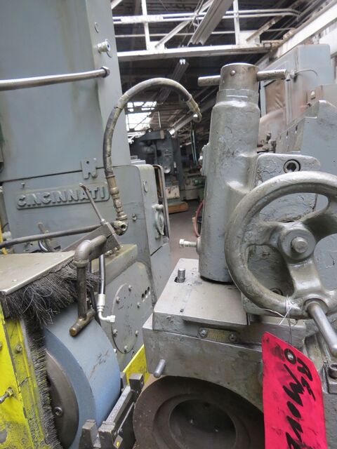 Cincinnati No. 107-4, centerless grinder, 4" work rest Body, 14" diameter & 9" diameter wheels capacity, 7.5 - Image 3