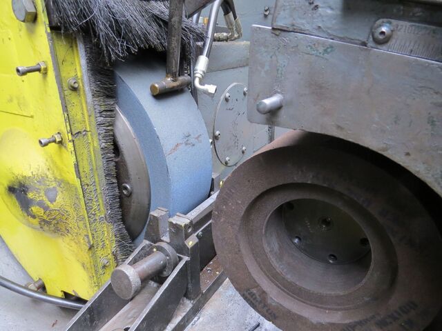 Cincinnati No. 107-4, centerless grinder, 4" work rest Body, 14" diameter & 9" diameter wheels capacity, 7.5 - Image 9