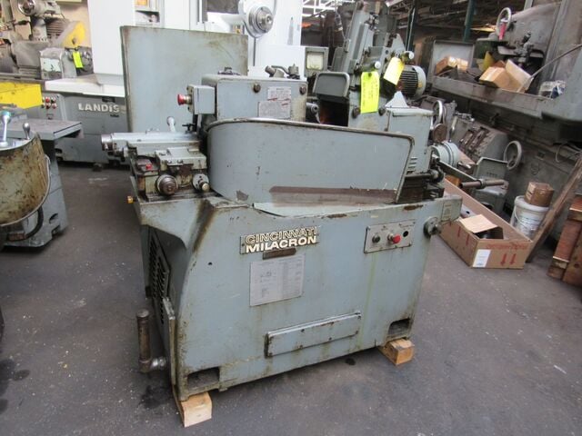 Cincinnati No. 107-4, centerless grinder, 4" Infeed work rest, 16" diameter & 9" diameter wheels capacity - Image 3