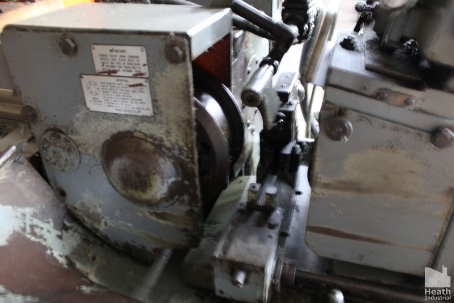 Cincinnati No. 107-4, centerless grinder, 4" Infeed work rest, 16" diameter & 9" diameter wheels capacity - Image 9
