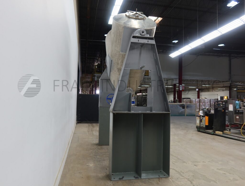 50 cu.ft. Patterson, 304 Stainless Steel, twin shell mixer, (2) 17-1/2" bolt down manways with tri-camp, 12" - Image 3