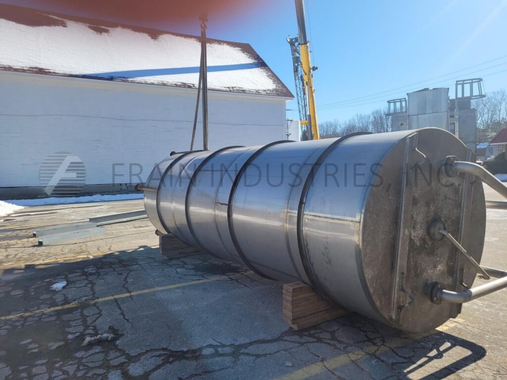 3600 gallon 304 Stainless Steel silo, 72" dia. x 220" straight wall, 18" OD bolt down manway, dish bottom - Image 4