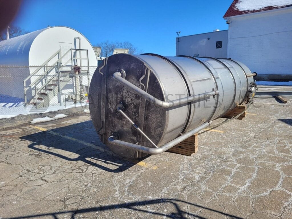 3600 gallon 304 Stainless Steel silo, 72" dia. x 220" straight wall, 18" OD bolt down manway, dish bottom - Image 5
