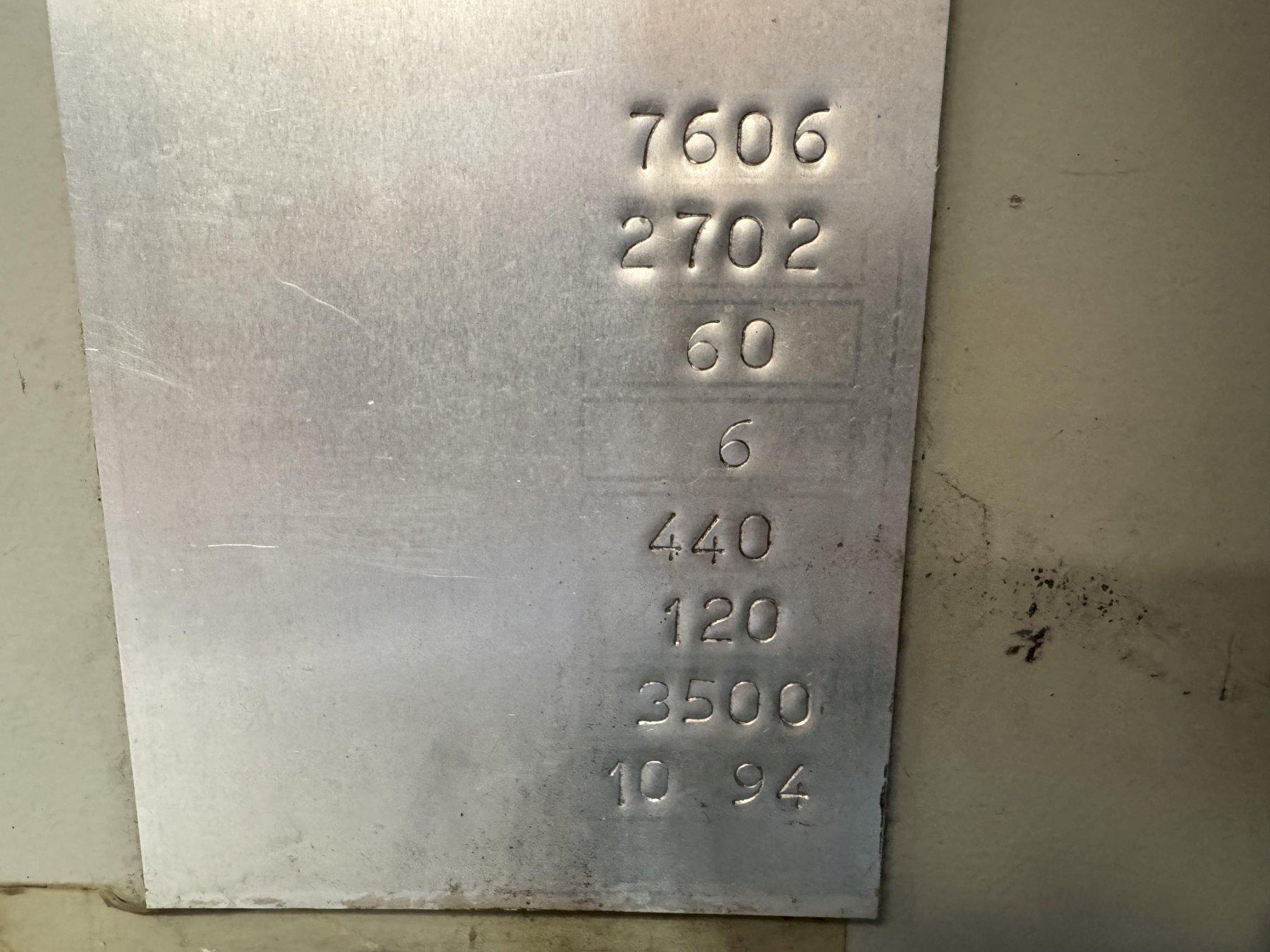 60 Ton, Accurpress #7606, CNC hydraulic press brake, 6' overall, 52" between housing, 8" stroke, 10 HP, 1996 - Image 4