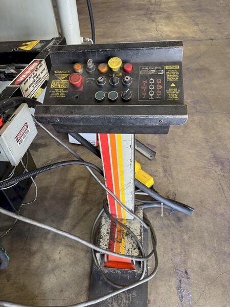 60 Ton, Accurpress #7606, CNC hydraulic press brake, 6' overall, 52" between housing, 8" stroke, 10 HP, 1996 - Image 9