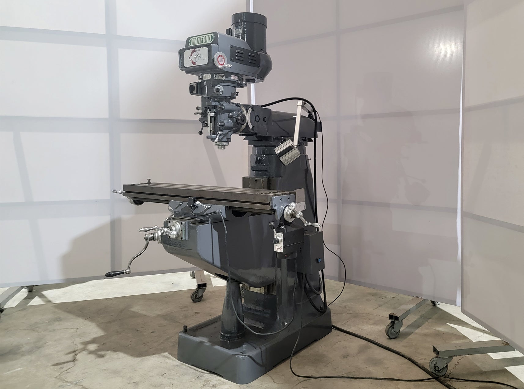 Manford #SP-150VS-Meehanite, vertical mill, 9" x49" tbl., 3 HP, R8, variable speed, X-Axis automatic feed - Image 2