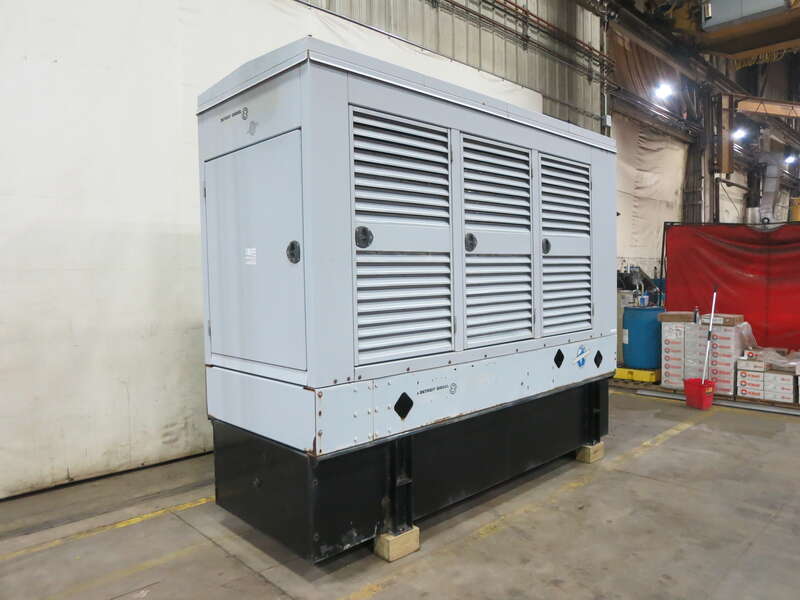 265 KW Detroit Diesel #250DSE, diesel generator set, 277/480 Volts, 954 hours, 490 HP @ 1800 RPM, Detroit - Image 2