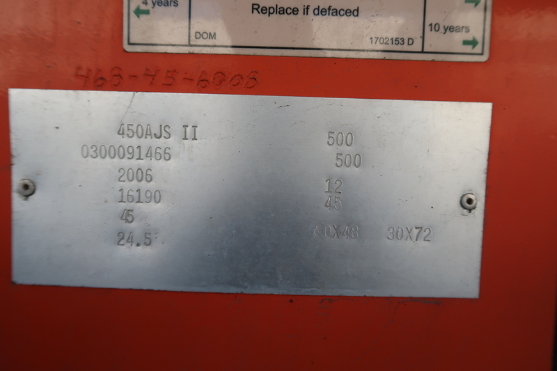 500 lb. JLG #450AJ-SII, articulated boom lift, 45' lift hght, 24.5'horizontal reach,, diesel, 2006 - Image 2