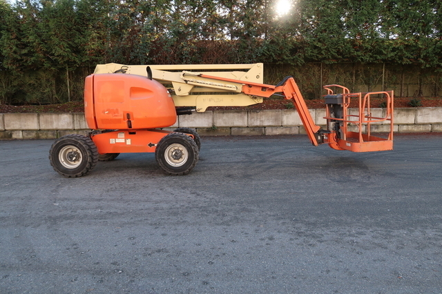 500 lb. JLG #450AJ-SII, articulated boom lift, 45' lift hght, 24.5'horizontal reach,, diesel, 2006 - Image 4