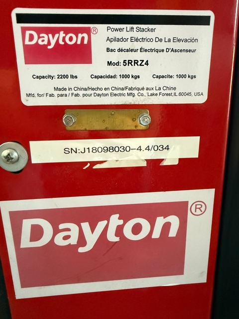 2000 lb. Dayton #5RRZ4, Straddle Stacker, Powered-lift/manual-push, 63" lift - Image 5