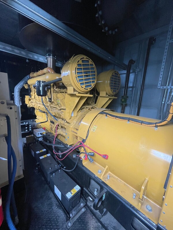 2000 KW Caterpillar #3516C, stationary generator set, diesel, 1800 RPM, 480 Volts, 165 hours, 2015 - Image 8